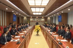 Le vice-président de l’AN Phung Quoc Hien présente ses vœux du Têt à l’Audit d’Etat