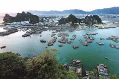 À l’est de la baie de Ha Long