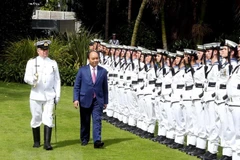 La cérémonie d'accueil officielle accordée au PM Nguyen Xuan Phuc en Nouvelle-Zélande