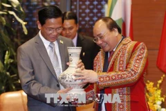 GMS-6 et CLV-10 : le PM Nguyen Xuan Phuc reçoit le vice-président birman