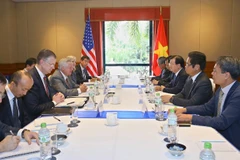 Le vice-PM Trinh Dinh Dung reçoit des représentants d’entreprises américaines 