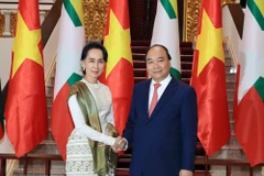 La conseillère d'Etat du Myanmar en visite officielle au Vietnam