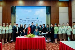 Bamboo Airways et Vinpearl coopèrent pour développer des produits touristiques et aériens