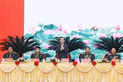 Le président Vo Van Thuong participe à la Conférence politico-militaire de l'Armée 2023