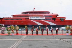 Mise à flot du navire à grande vitesse à simple coque le plus grand du Vietnam
