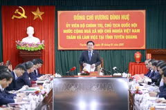Le président de l'AN donne des suggestions pour le développement à Tuyên Quang