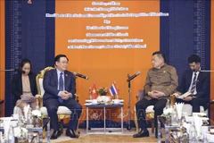 Le président de l'Assemblée nationale reçoit le gouverneur de la province d'Udon Thani