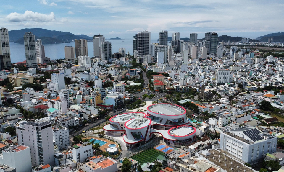 Implanté sur une superficie de plus de 2,7 hectares au cœur de la ville côtière de Nha Trang, le Palais culturel des enfants de la province de Khanh Hoa représente un investissement total de plus de 540 milliards de dongs (plus de 20,7 millions de dollars). Photo: VNA