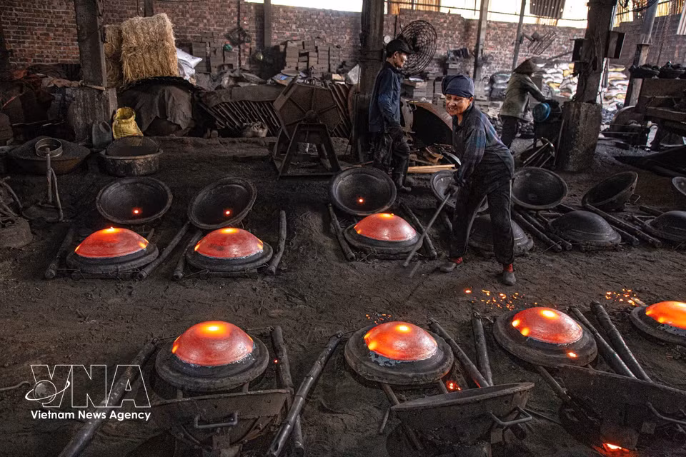 Le travail est difficile, pénible parfois, mais les artisans ont toujours le cœur à l’ouvrage.