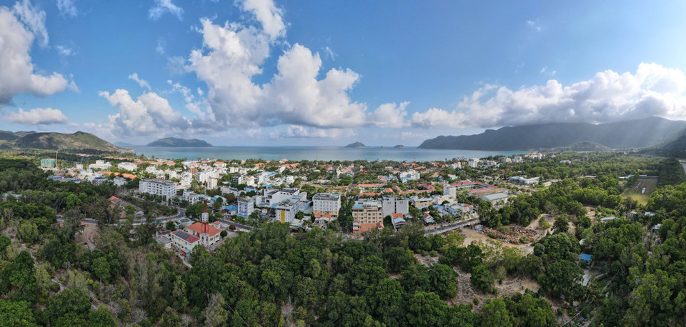 Vue panoramique de l'île de Côn Son. Photo: VNA