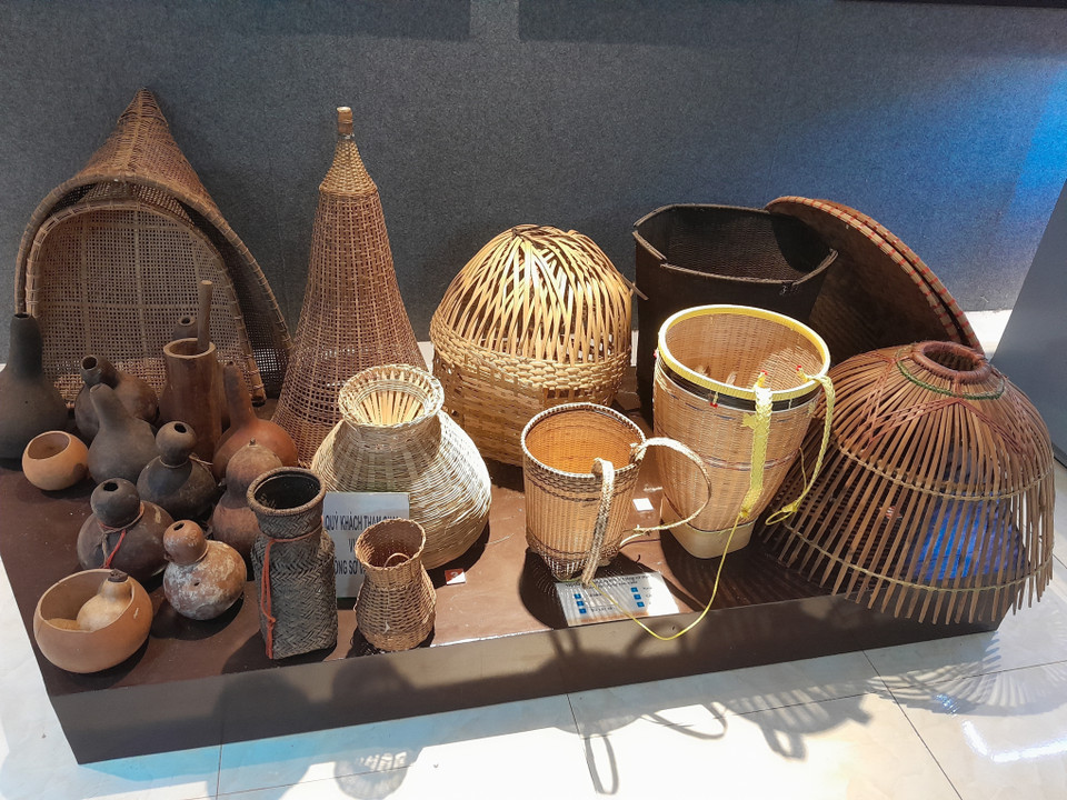 Pilon et mortier traditionnels des S’tiêng. Photo : VNA
