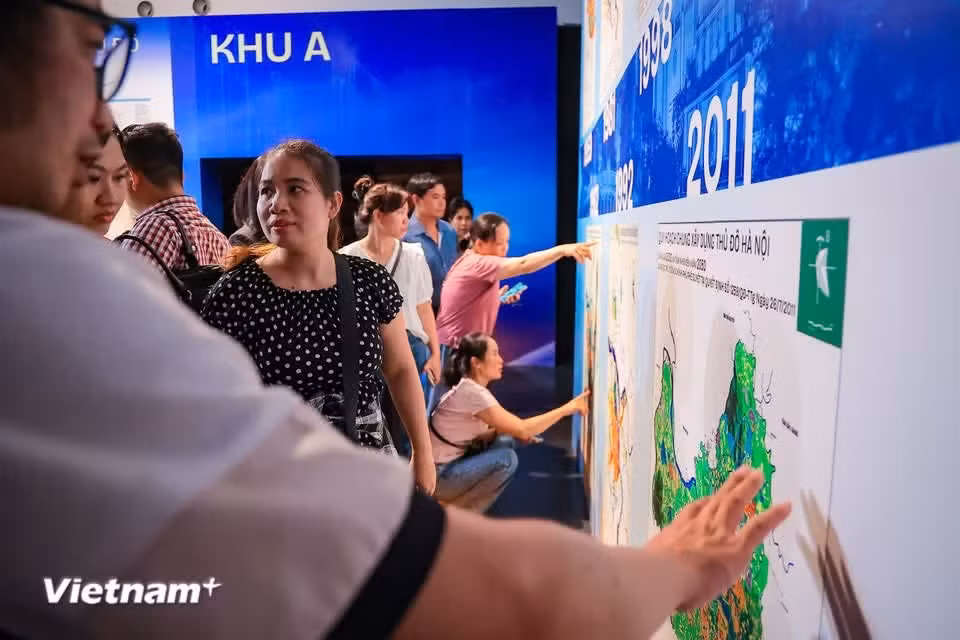 Le projet prévoit également la création d'institutions spécifiques au sein des pôles de croissance, notamment une zone de libre-échange liée à la cité aéroportuaire du Nord et à la cité scientifique et technologique de Hoa Lac. Photo: VietnamPlus