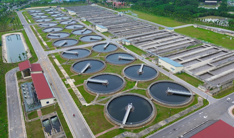 La station de Yên Xa dispose d'un système moderne de traitement des eaux usées, appliquant des technologies avancées. Photo: VNA