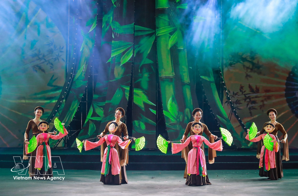 Le Théâtre national de marionnettes du Vietnam apporte quant à lui des spectacles vivants et accessibles à tous les publics, offrant des moments de détente et véhiculant des messages de joie, d’harmonie entre l’homme et la nature, ainsi que d’optimisme dans la vie quotidienne. Photo: VNA
