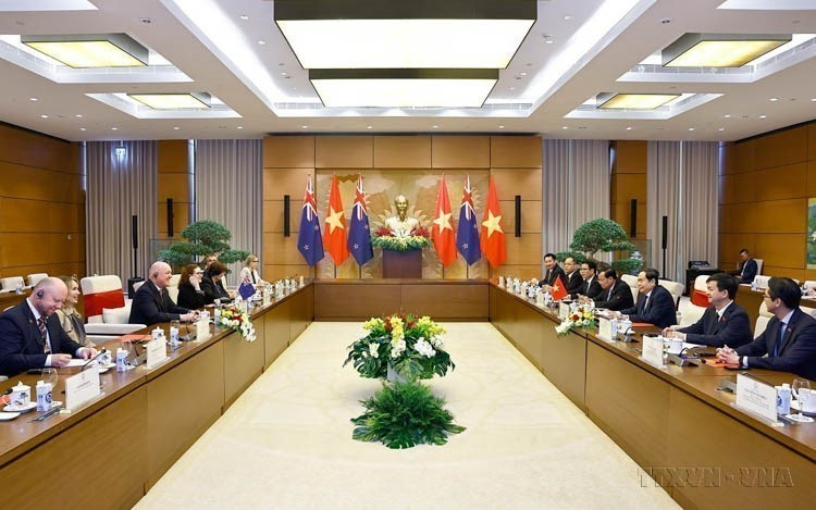 Le président de l'Assemblée nationale, Trân Thanh Mân, rencontre le Premier ministre néo-zélandais Christopher Luxon, en visite officielle au Vietnam, le 27 février 2025. Photo: VNA