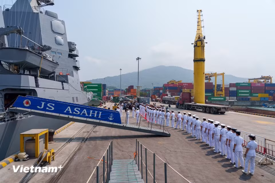Le navire effectue une visite d’amitié de quatre jours à Da Nang, du 2 au 5 avril 2026, avec à son bord 228 officiers et marins. Photo : VietnamPlus