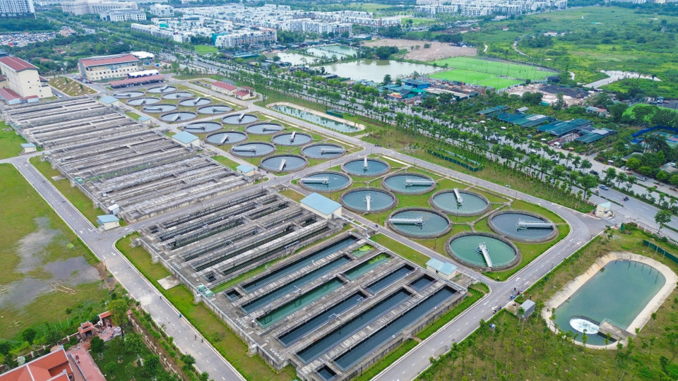 Implantée sur une superficie de 13,8 hectares, la première phase de la station de traitement des eaux usées de Yên Xa affiche une capacité journalière de 180.000 m3 qui sera portée à 270.000m3 puis à 576.000m3 dans l’avenir. Photo: VNA