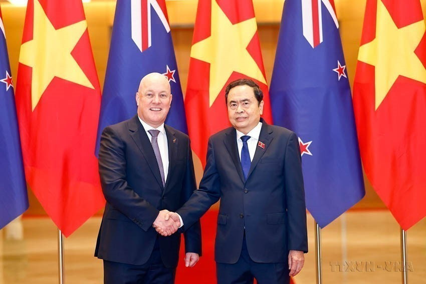 Le président de l'Assemblée nationale, Trân Thanh Mân (droite), rencontre le 27 février 2025 à Hanoï, le Premier ministre néo-zélandais Christopher Luxon, en visite officielle au Vietnam et participant au 2e Forum sur l'avenir de l'ASEAN 2025. Photo: VNA