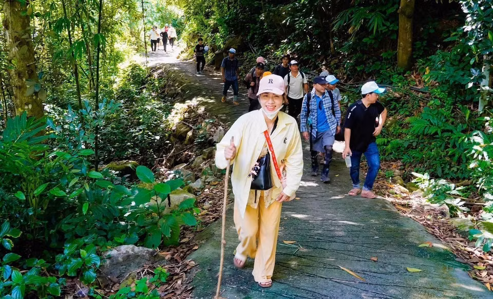 A la conquête du "toit du Sud-Ouest". Photo: VNA