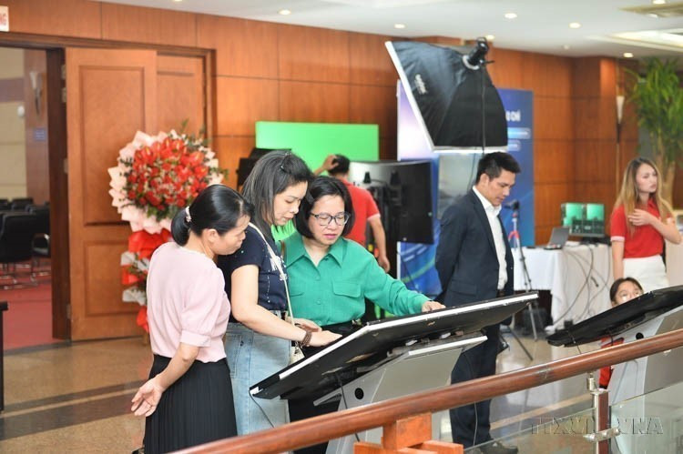 Le 29 mars 2024, le journal Hai Phong inaugure sa rédaction numérique (baohaiphong.vn), marquant une étape importante vers son statut de média multimédia. Photo : VNA