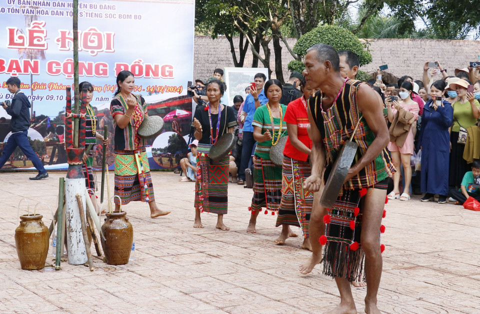 Une reconstitution du Festival de l’amitié communautaire des S’tiêng. Photo : VNA
