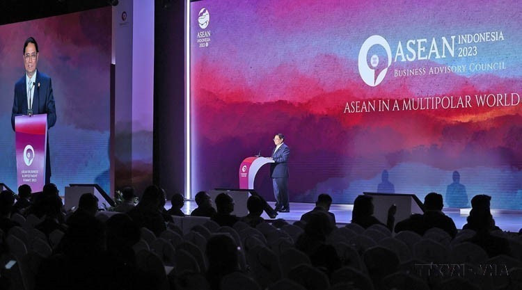 Le Premier ministre Pham Minh Chinh s’est exprimé lors du Sommet ASEAN Business and Investment (ASEAN BIS) 2023, qui s'est tenu le 4 septembre 2023 à Jakarta, en Indonésie. Photo: VNA