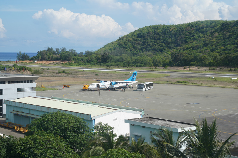 L’aéroport de Côn Dao possède une piste de 1.830 mètres, apte à recevoir des ATR-72 et des appareils équivalents. Photo: VNA