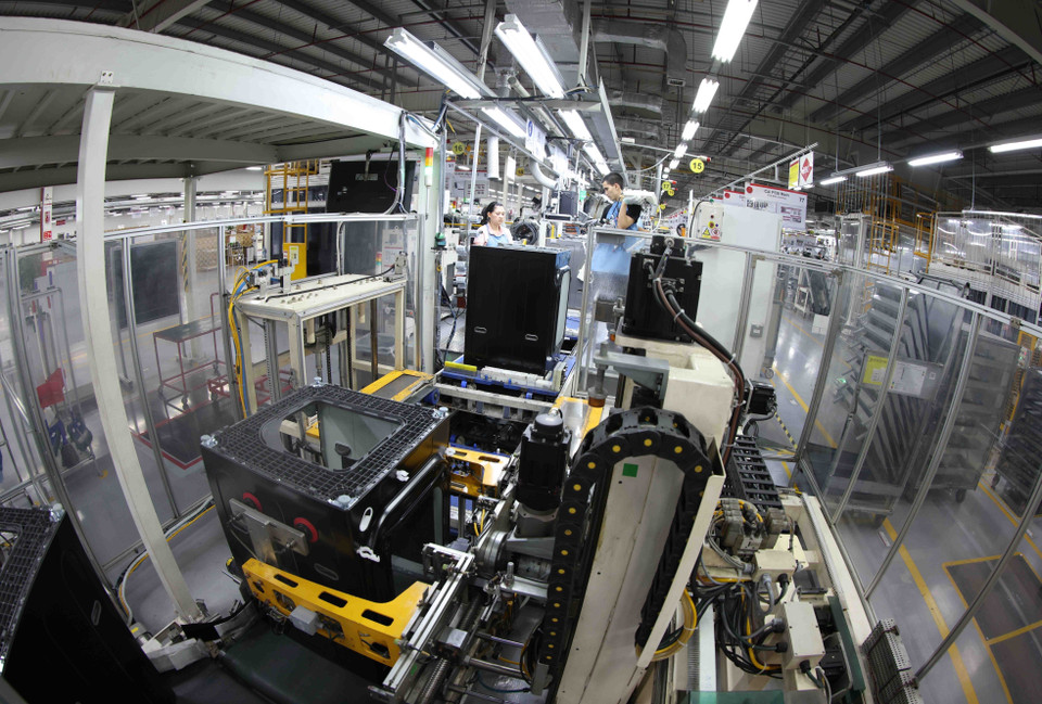 La République de Corée est actuellement l'un des principaux partenaires économiques, premier investisseur étranger et 2e bailleur d’aide publique au développement (ADP) au Vietnam. Sur la photo : la chaîne de montage automatisée de machines à laver de la société LG Electronics Vietnam à Hai Phong. Photo : VNA