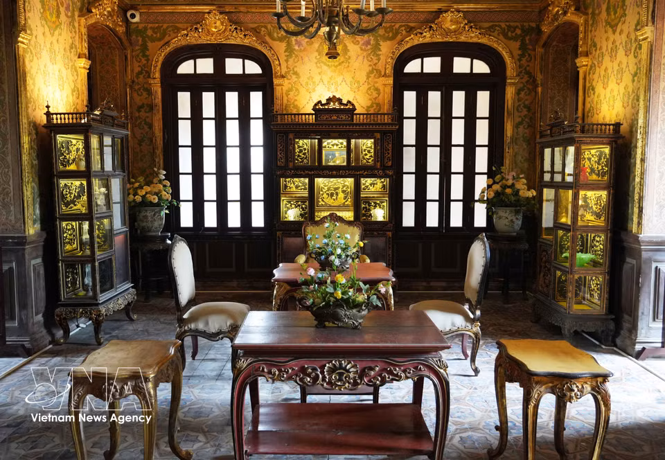 Un salon du palais An Dinh. Photo: VNA
