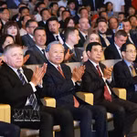 Le secrétaire général du Parti communiste du Vietnam et président de la République, To Lam, et le Premier ministre slovaque, Robert Fico, au concert de l'amitié Vietnam-Slovaquie. Photo: VNA