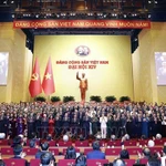 Le 14e Comité central du Parti communiste du Vietnam est présenté au Congrès. Photo : VNA