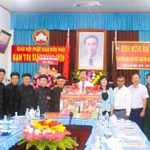 Une délégation des autorités de la province d’An Giang, conduite par Le Van Phuoc, vice-président du Comité populaire provincial, s'est rendue ce 5 janvier à la pagode An Hoa (commune de Phu Tan) pour présenter ses vœux au Comité central d’administration de la Sangha du bouddhisme Hoa Hao. Photo : VNA