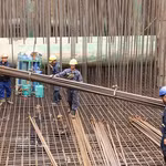 Le chantier du pont Tu Lien progresse à Hanoï. Photo : VNA