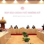 Panorama de la conférence de presse périodique du gouvernement pour le mois de février. Photo: VNA