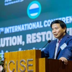 Le professeur Hoang Chung Tham, de l’Université d’Auburn, s'exprime. Photo: baomoi.com