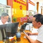 Le gouvernement a promulgué la Résolution n°66.7/2025/NQ-CP sur la réduction et la simplification des procédures administratives fondées sur l’exploitation des données. Photo : VNA