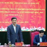 Le vice-président de l’Assemblée nationale, Vu Hong Thanh s'exprime. Photo: VNA