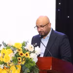 Rashid Abdulmajid Ibarhim Mohammed Al Ali, vice-président de la Fédération asiatique de karaté, prononce un discours lors de la cérémonie d'ouverture. Photo: VNA