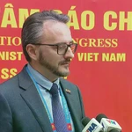 Mikhail Kostrikov, rédacteur en chef adjoint du journal Pravda et membre du Comité central du Parti communiste de la Fédération de Russie. Photo: VNA