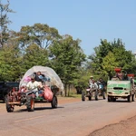 Des habitants cambodgiens de la province de Preah Vihear évacuent pour éviter les affrontements, le 8 décembre 2025. Photo: Xinhua/VNA