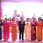 Comité exécutif du Club du patrimoine vietnamien de l'Ao Dai au Laos. Photo : VNA