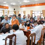 Plusieurs hôpitaux de Hô Chi Minh-Ville ont organisé des consultations médicales gratuites et des activités de reconnaissance à l'intention des personnes méritantes. Photo : VNA