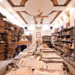 Nguyen Phi Dung a aménagé une pièce de 50 m² au sein du siège de son entreprise familiale, équipée de climatiseurs et de déshumidificateurs, pour assurer la conservation rigoureuse de ses archives. (Photo : VNA)