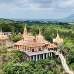 La pagode Ta Pa constitue un haut lieu de vie culturelle et spirituelle, attirant de nombreux visiteurs à Tri Ton, An Giang. Photo : Thanh Sang - VNA