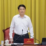 Le président de la République, Luong Cuong, a présidé une réunion de travail périodique avec le Bureau du président de la République dans l’après-midi du 27 février, au Palais présidentiel. Photo : VNA