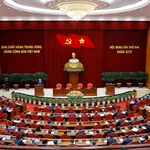 Séance de clôture du 2e Plénum du Comité central du Parti. Photo: VNA 