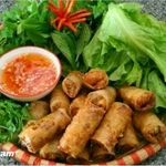 Le nem, une spécialité culinaire vietnamienne. Photo : VietnamPlus