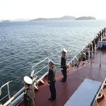 Le navire 015 - Trân Hung Dao quitte la base navale de Jinhae. Photo: qdnd.vn