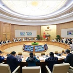 Panorama de la réunion mensuelle du gouvernement. Photo: VNA