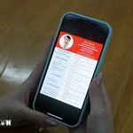 Les informations concernant les candidats au Conseil populaire provincial de Khanh Hoa pour le mandat 2026-2031 sont diffusées sur des plateformes d'information numériques. Photo : VNA 